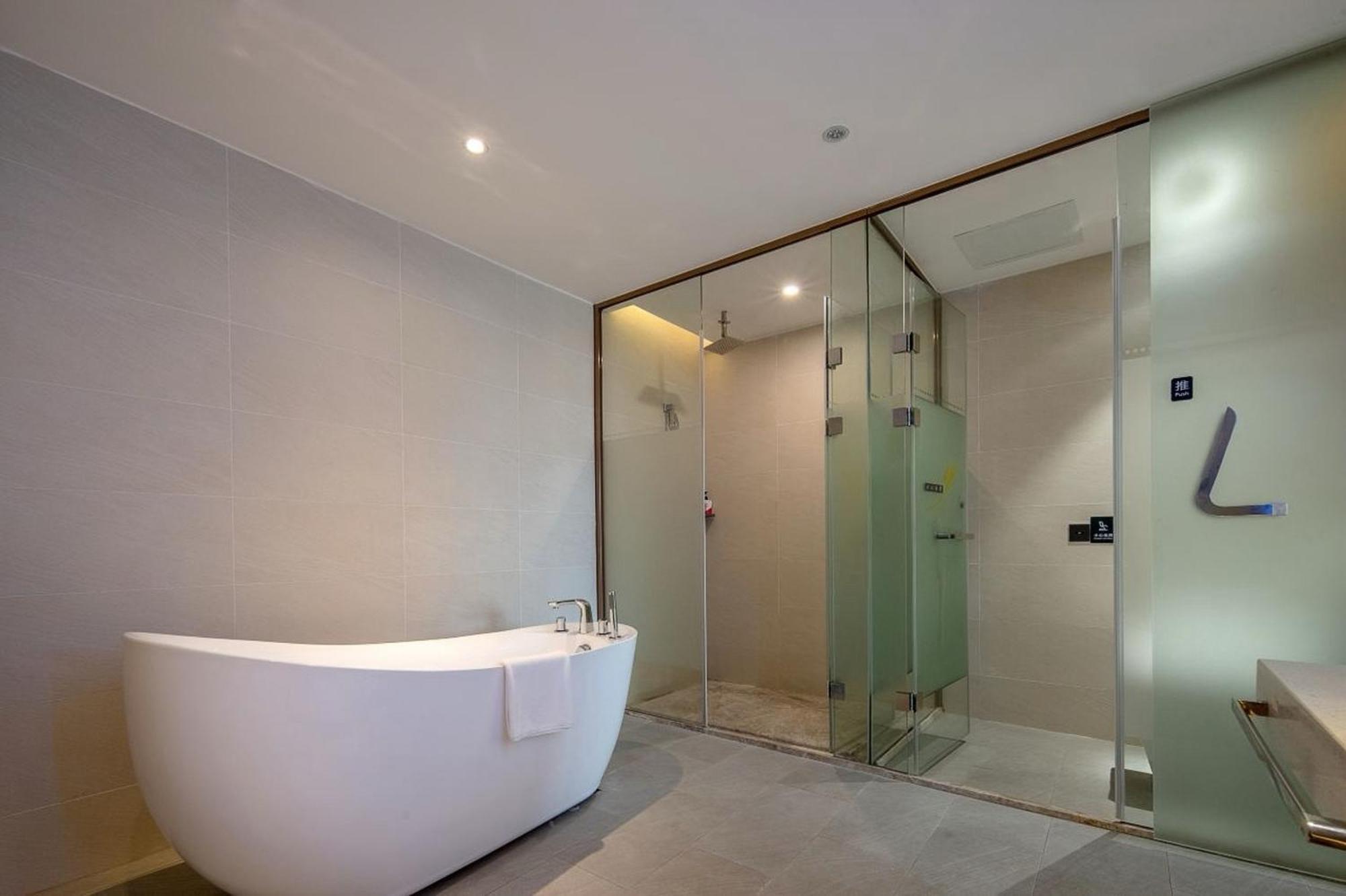 Echarm International Hotel Guangzhou Baiyun International Airport Huadu Plaza Branch - Free Deliver Service To Guangzhou Baiyun International Airport & Free Deliver Service To Canton Fair Complex During Canton Fair Period Exterior foto